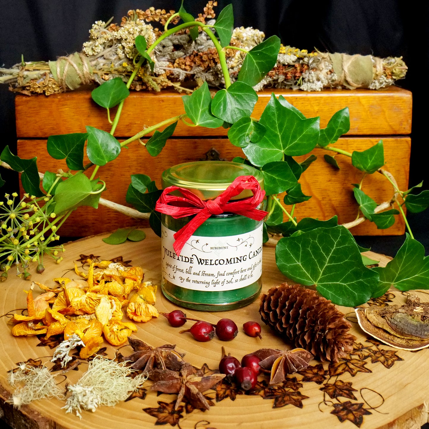 Yuletide Welcoming Candle • Black Spruce and Lichen