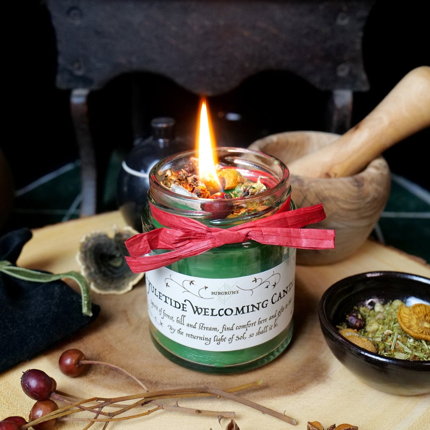 Yuletide Welcoming Candle • Black Spruce and Lichen